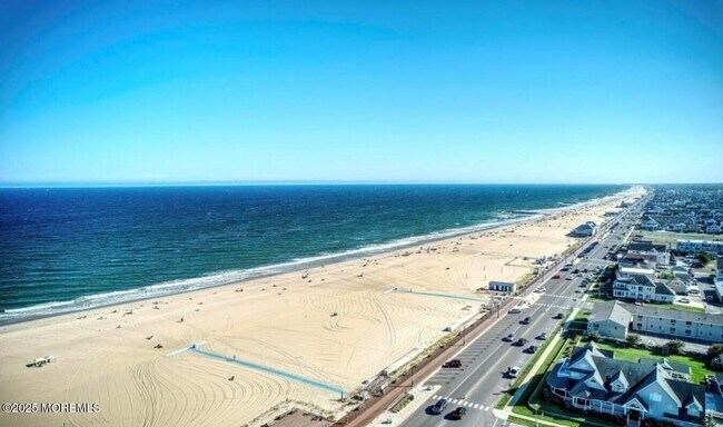 Building Photo - 5 Ocean Ave N