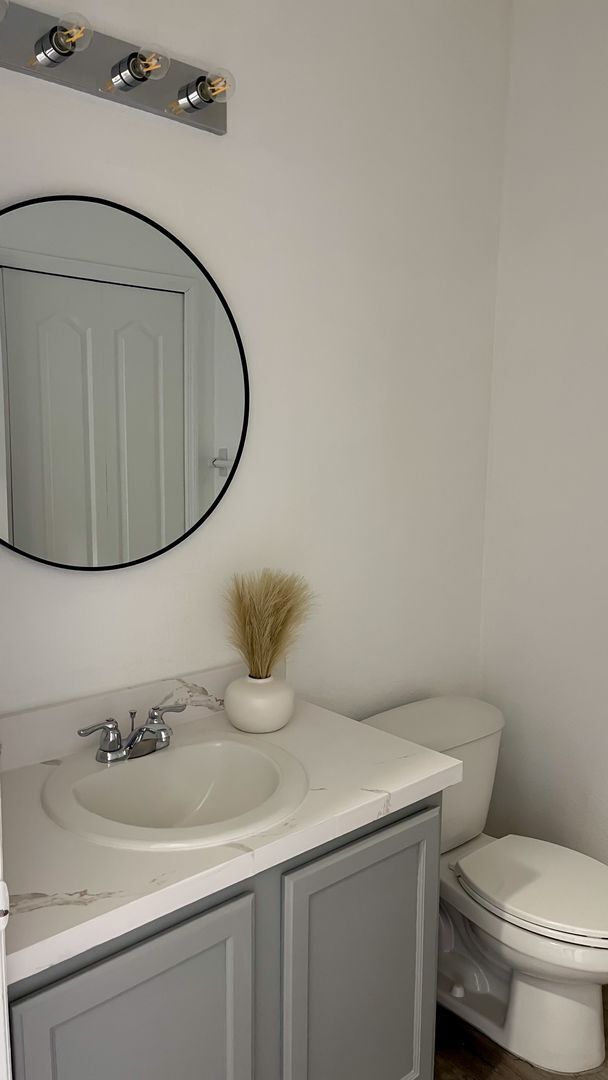 Building Photo - Beautifully Updated 3-Bedroom Townhouse in...