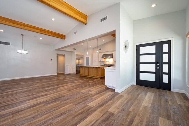 Building Photo - 11192 Martha Ann Dr