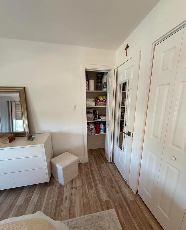 Primary Photo - 1000 Clove Rd