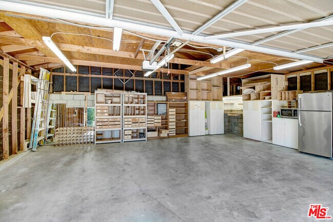 Building Photo - 2401 Olive Ave
