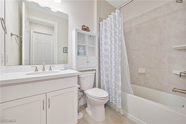 Building Photo - 43784 Sparrow Dr