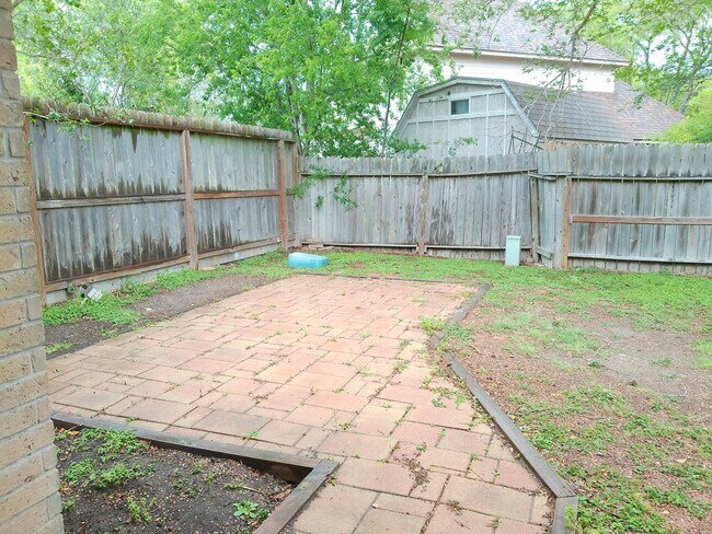 Building Photo - 6306 Kristin Dr