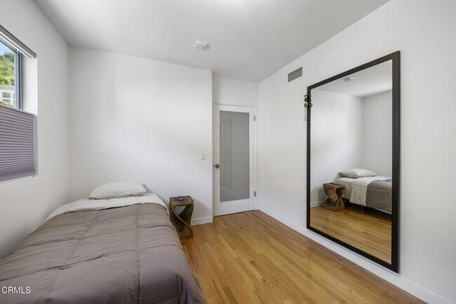 Building Photo - 3551 Dixie Canyon Pl