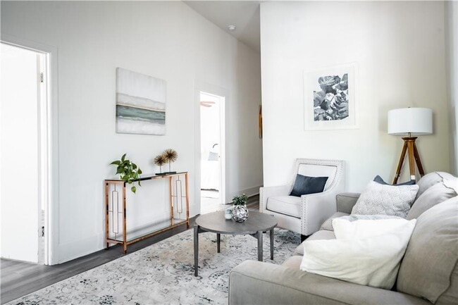 Building Photo - 1353 Finley St NE