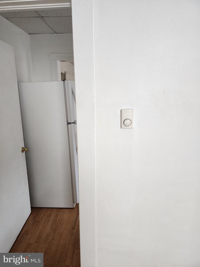 Building Photo - 15 N Washington St