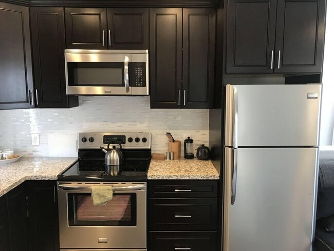 Building Photo - 1652 N Gaylord St