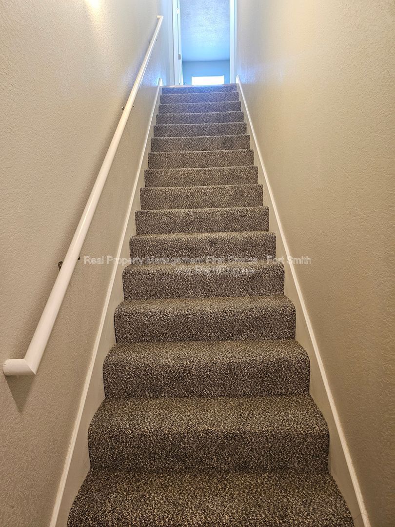 Building Photo - 2100 Ingalls Ln