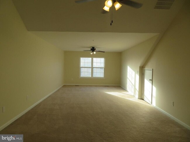 Building Photo - 3700 Bedford Dr