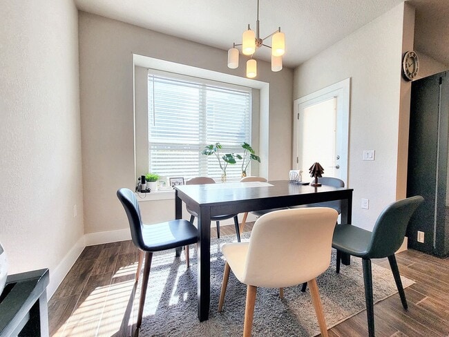 Building Photo - Modern 3/BR 2.5/Bath Home with Covered Dec...