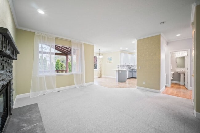 Building Photo - 16044 SE Flavel Dr