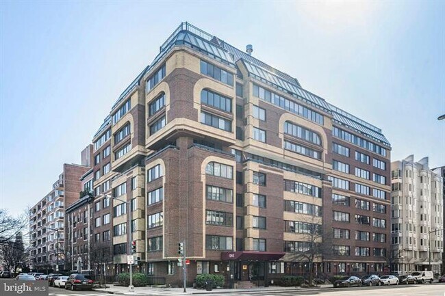 Building Photo - 1245 13th St NW