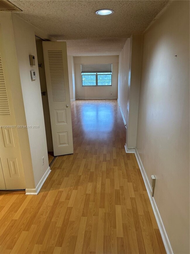 Building Photo - 1000 SW 128th Terrace