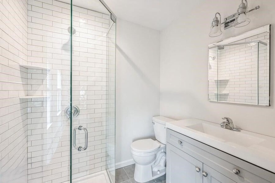 Building Photo - 63 Le Grande Ave