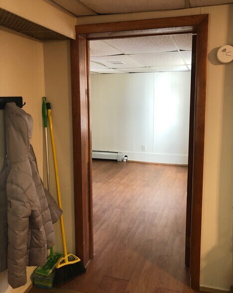 View to Bedroom - 914 w walnut st