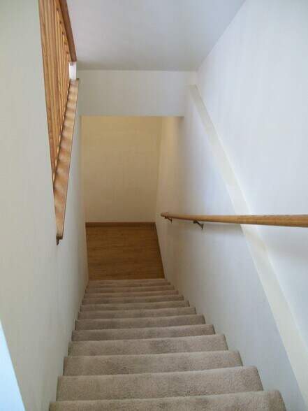 Building Photo - 2900 Ross Dr
