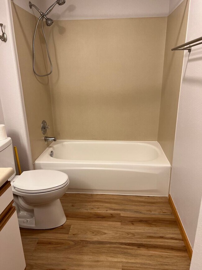 Building Photo - 4244 Wintergreen Cir