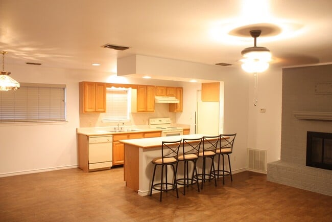 Building Photo - 1316 Carol Ann Dr