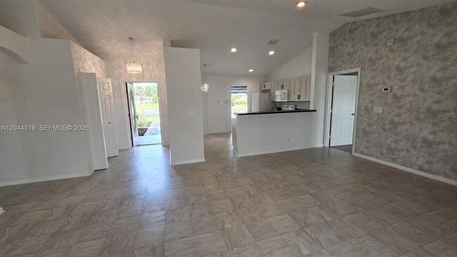 Building Photo - 547 High Hawk Cir