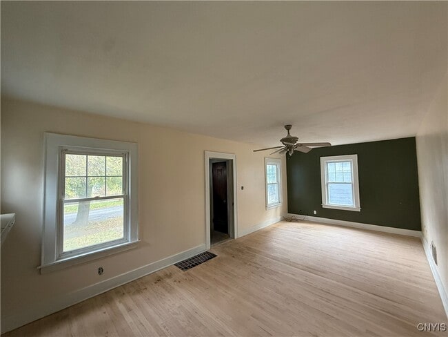 Building Photo - 1200 N Glencove Rd