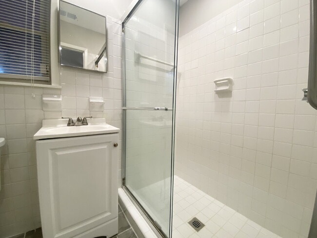 Building Photo - Single-family home on Hilton Head Island with NO HOA!