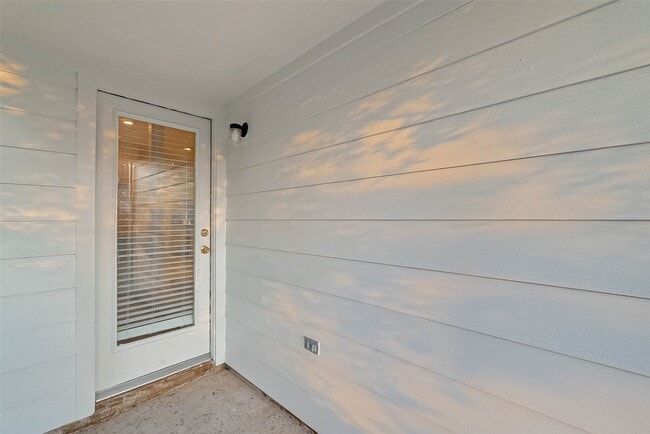 Building Photo - 206 N Wynnoak Cir