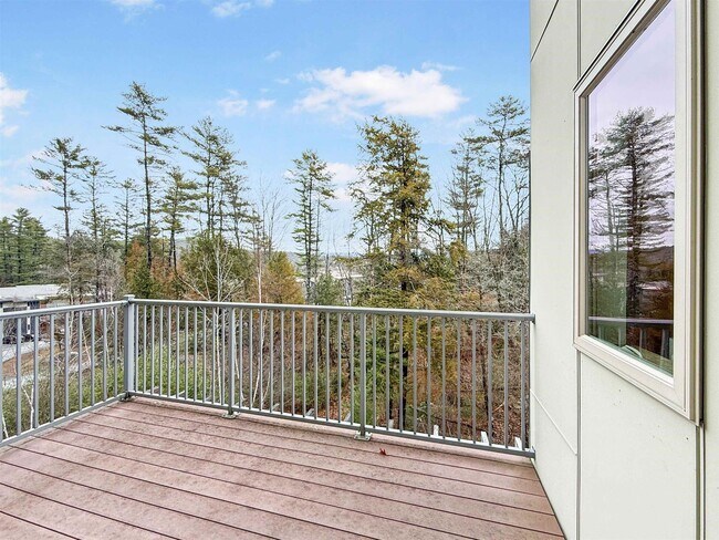 Building Photo - 15 Gile Dr