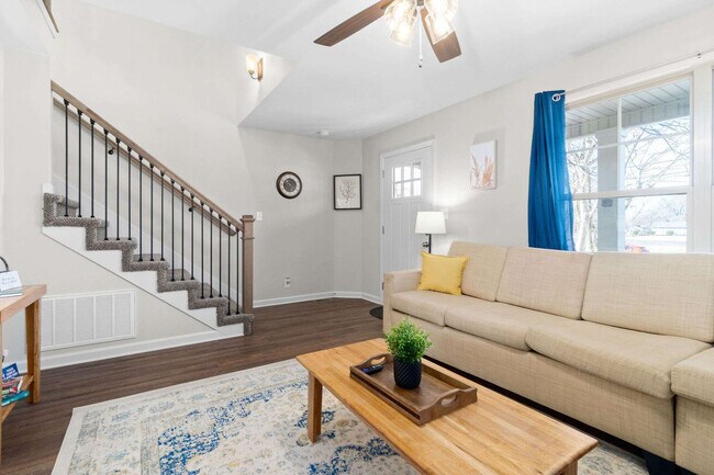 Building Photo - 867 Central Ave