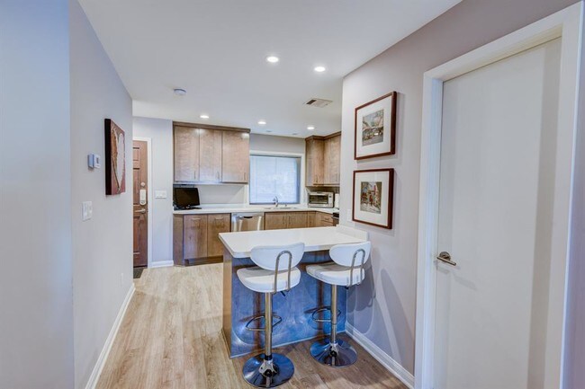 Building Photo - 668 S Ripple Creek Dr