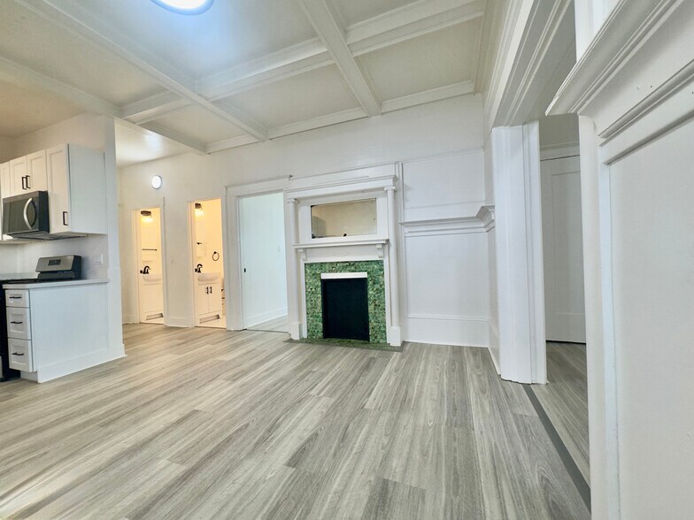 Building Photo - 3218 West St