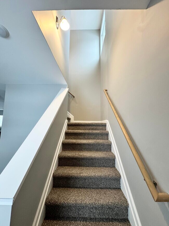 Building Photo - 127 Landry Ln