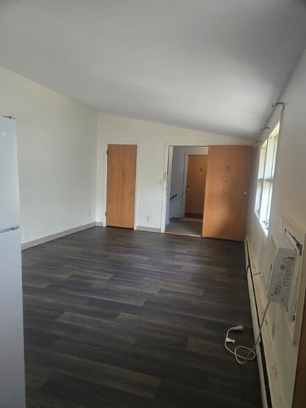 Building Photo - 1209 Maple St