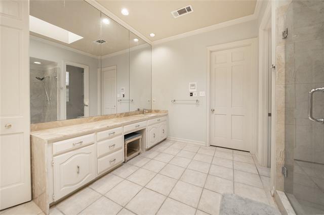 Building Photo - 5204 Streamwood Ln