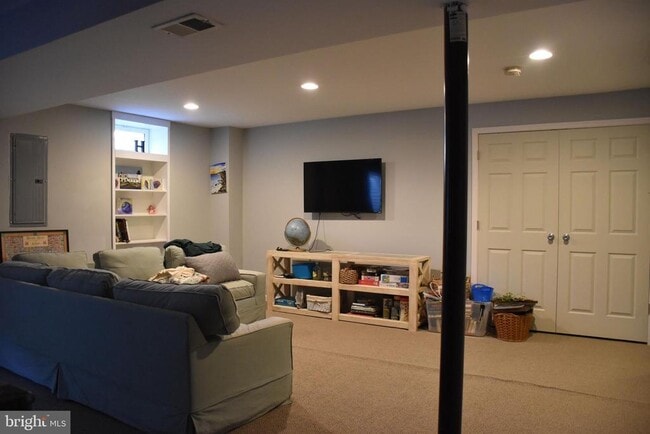 Building Photo - 17755 Whaling Ct