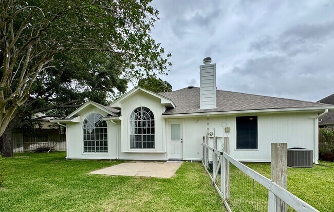 Building Photo - 15027 Winding Black Cherry Ln