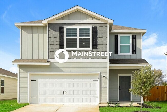 Primary Photo - 5 Bedroom Pet-Friendly Home in New Braunfe...