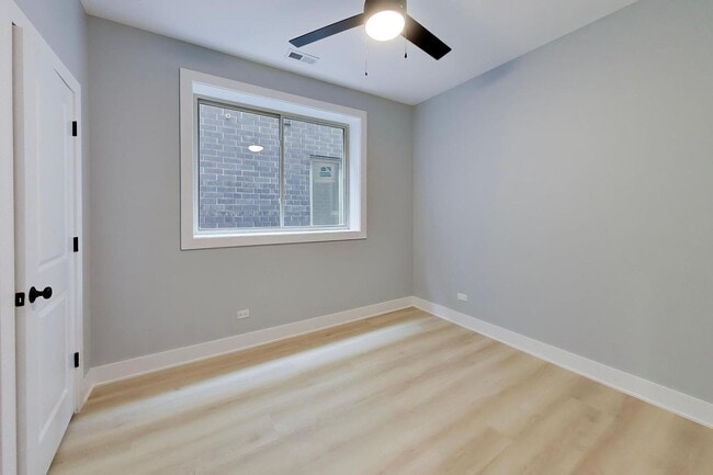Building Photo - 6548 S Maryland Ave