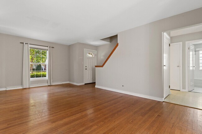 Building Photo - 4918 N Berkeley Blvd