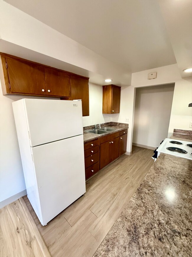 Building Photo - 2BR/1BA Fourplex Near Clark College