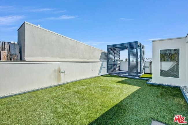 Building Photo - 1240 Gordon St