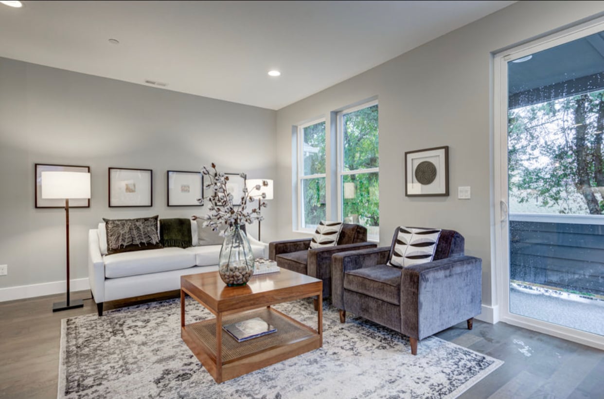 Building Photo - 6049 NE Flanders St