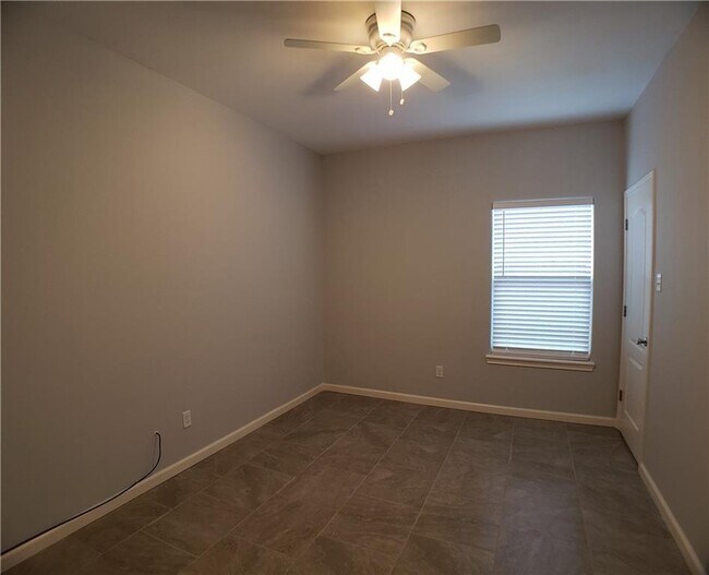 Building Photo - 1638 Clare Dr