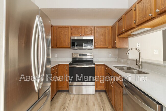 Building Photo - 10432 Fantasy Way