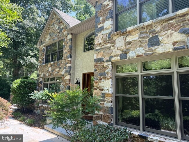 Building Photo - 1714 Hickory Hill Rd