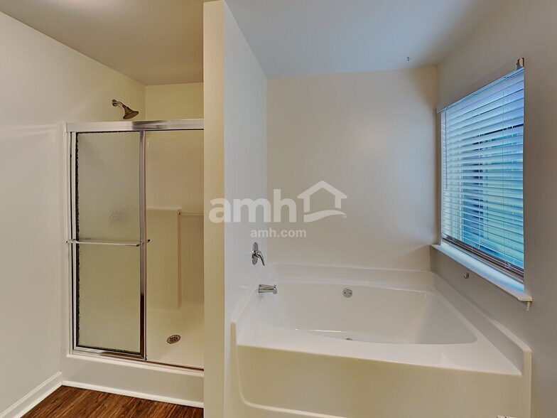 Building Photo - 343 Alcovy Way