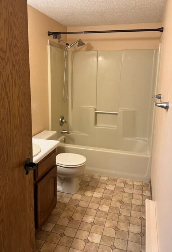 Building Photo - 606 Vilas St