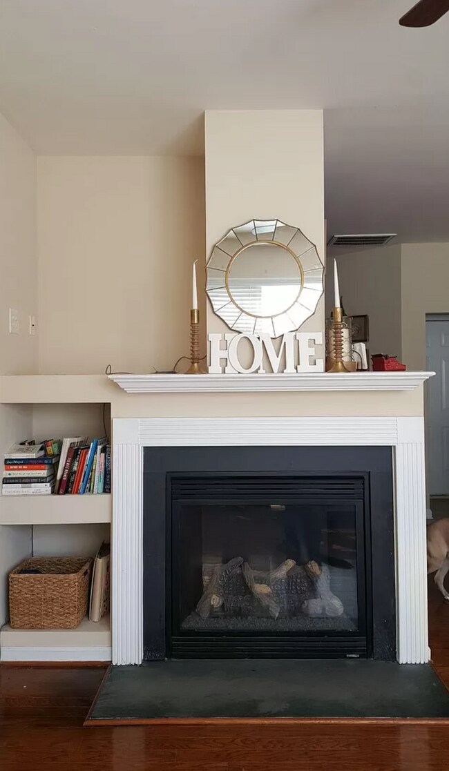 Building Photo - 919 Shining Wire Way