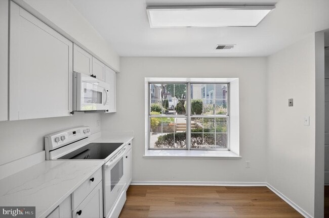 Building Photo - 10313 Bridgetown Pl