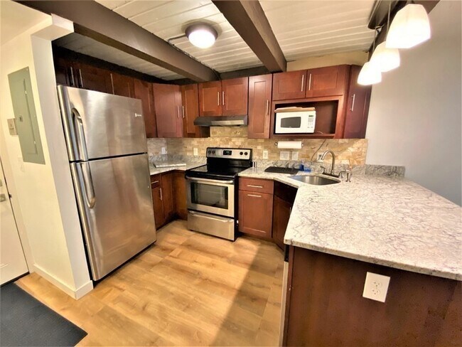 Building Photo - 993 Massachusetts Ave