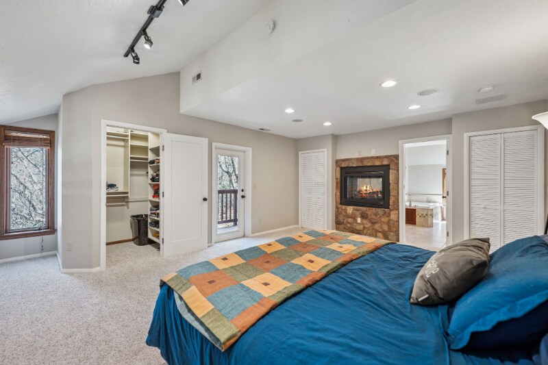Building Photo - 711 S Bear Paw Ln